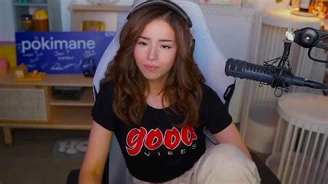 pokimain nip slip|Pokimane deletes her VOD immediately fearing Twitch ban due。